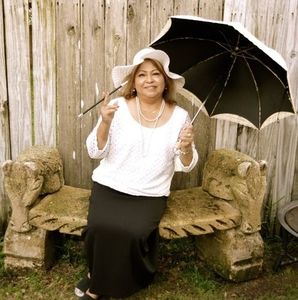 Meet your Posher, Mireya